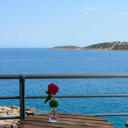 Perla * آغيوس نيكولاوس